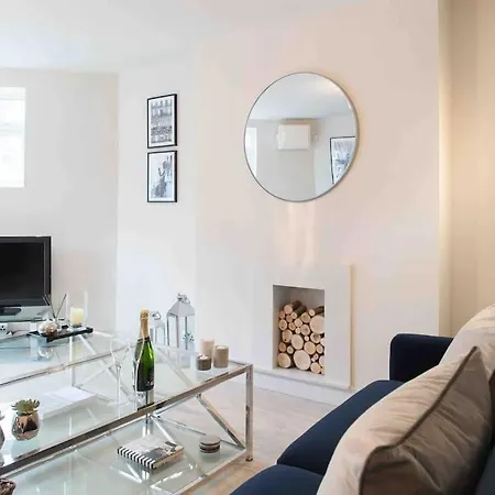 Staycaysuk Garden Flat In The Heart Of Sleeps 2 شقة هاروغايت